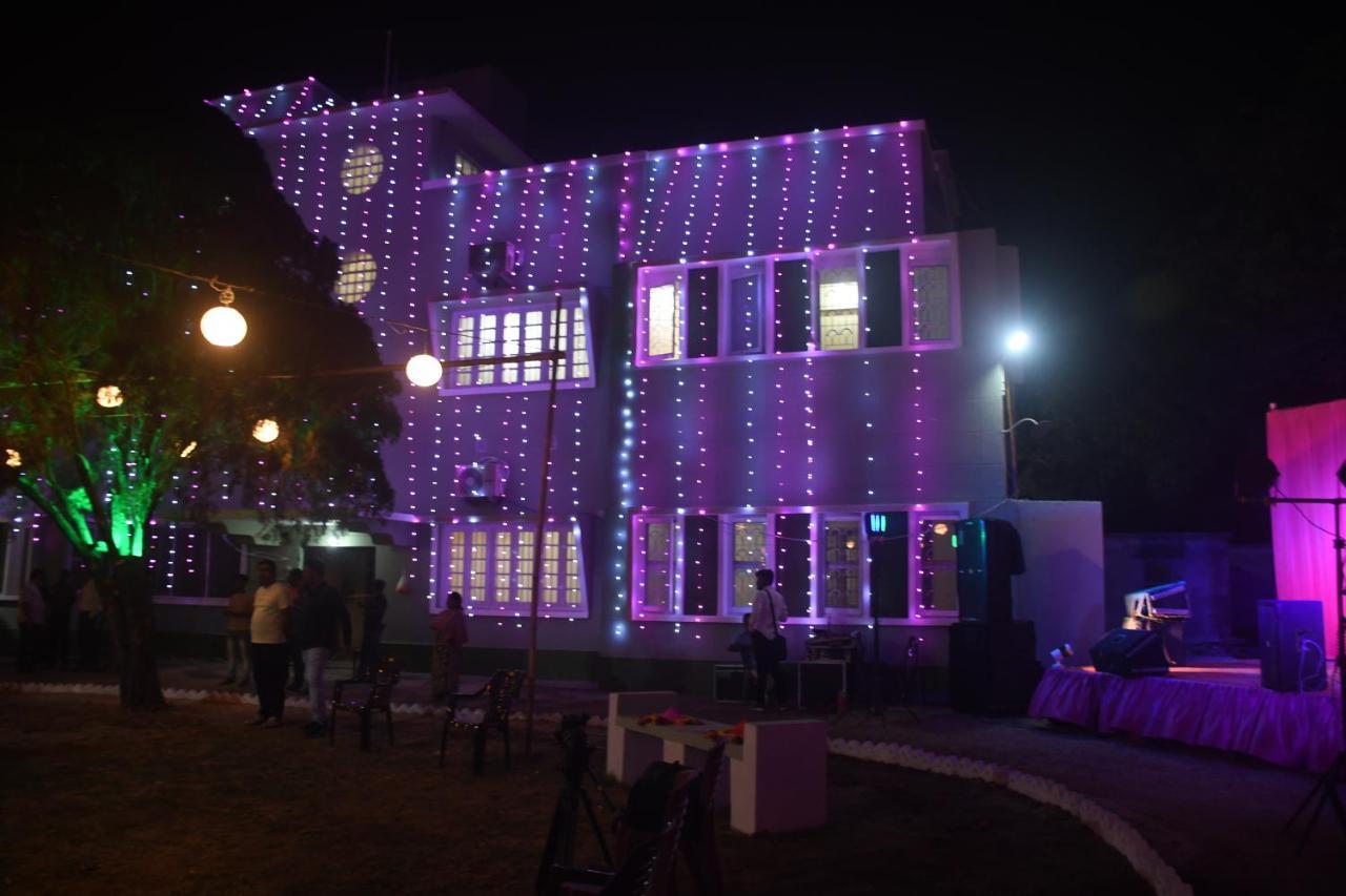 Jhargram Eshani Hotels And Guest House Kültér fotó