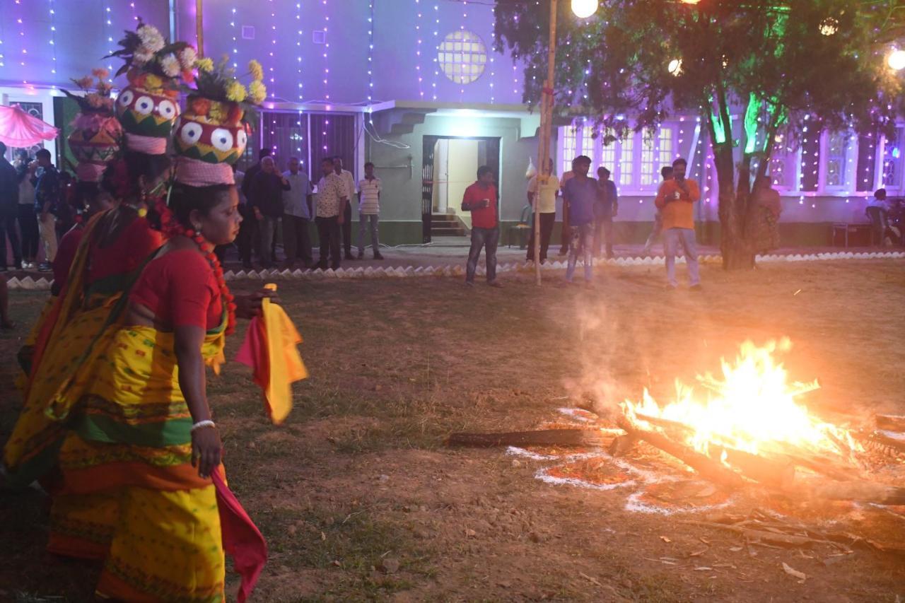 Jhargram Eshani Hotels And Guest House Kültér fotó
