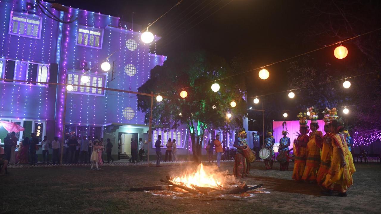 Jhargram Eshani Hotels And Guest House Kültér fotó