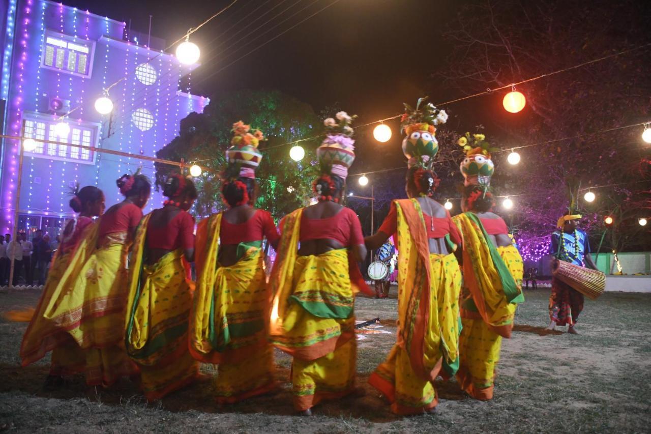 Jhargram Eshani Hotels And Guest House Kültér fotó
